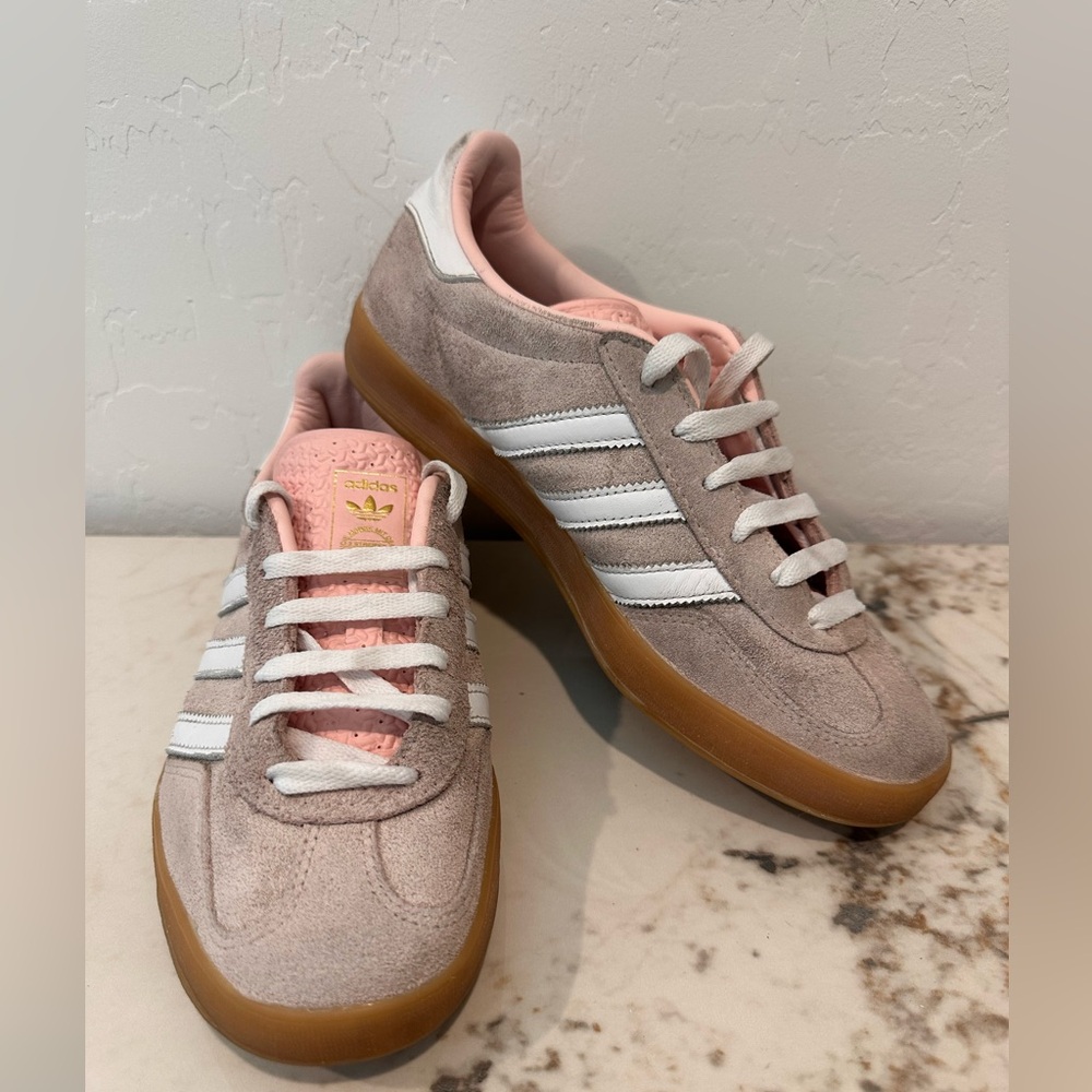Adidas Gazelle In Pink and White Women’s Size 8 Very Good Condition